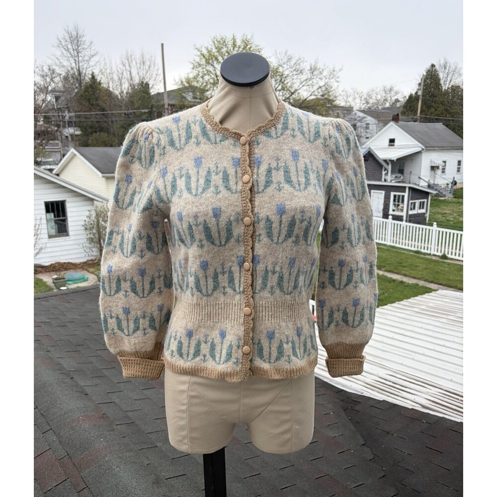 80s 90s Concepts Susan Bristol 100% Wool Beige Blue Tulip Floral Cardigan Sz M
